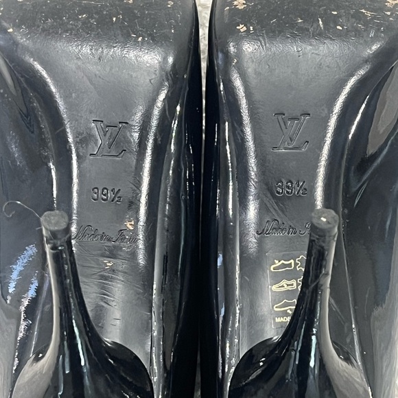 Louis Vuitton Black Patent Leather Lock It Round Toe Pumps - Picture 9 of 12